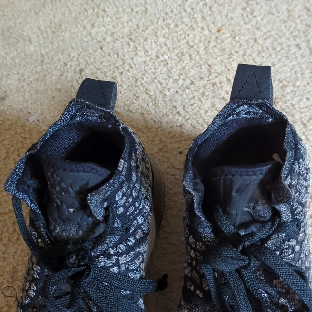 Nike Lebron 17 Basketball shoes Size 4.5Y Black/gray